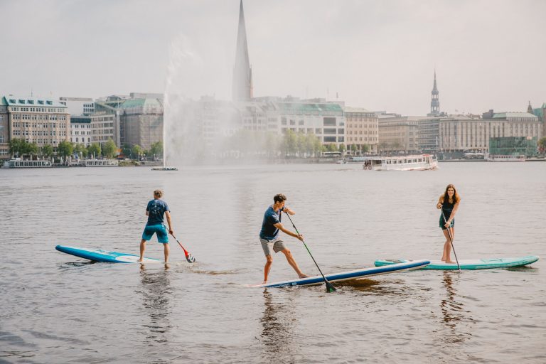 Stand Up Paddling auf der Alster SUP Verleih, Kurse, Touren in Hamburg